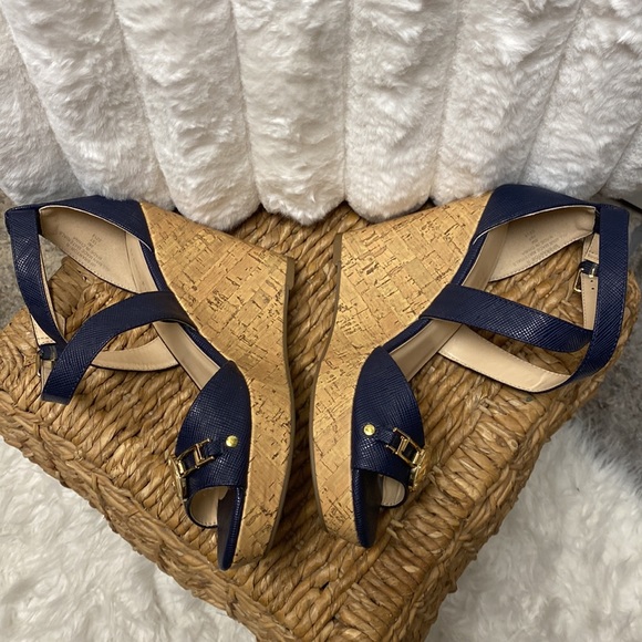 Marc Fisher Navy with gold embellishment wedges  size 8 Never worn - Picture 3 of 7